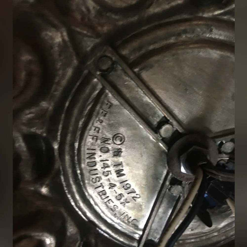 1972 Vintage Lamp Like New with glass screen and base Sold by EF & EF Industries - Picture 6 of 6